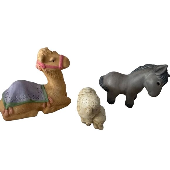 Heavenly Blessings Nativity Collection 11-Piece Set 1986-87 Avon - Picture 11 of 16